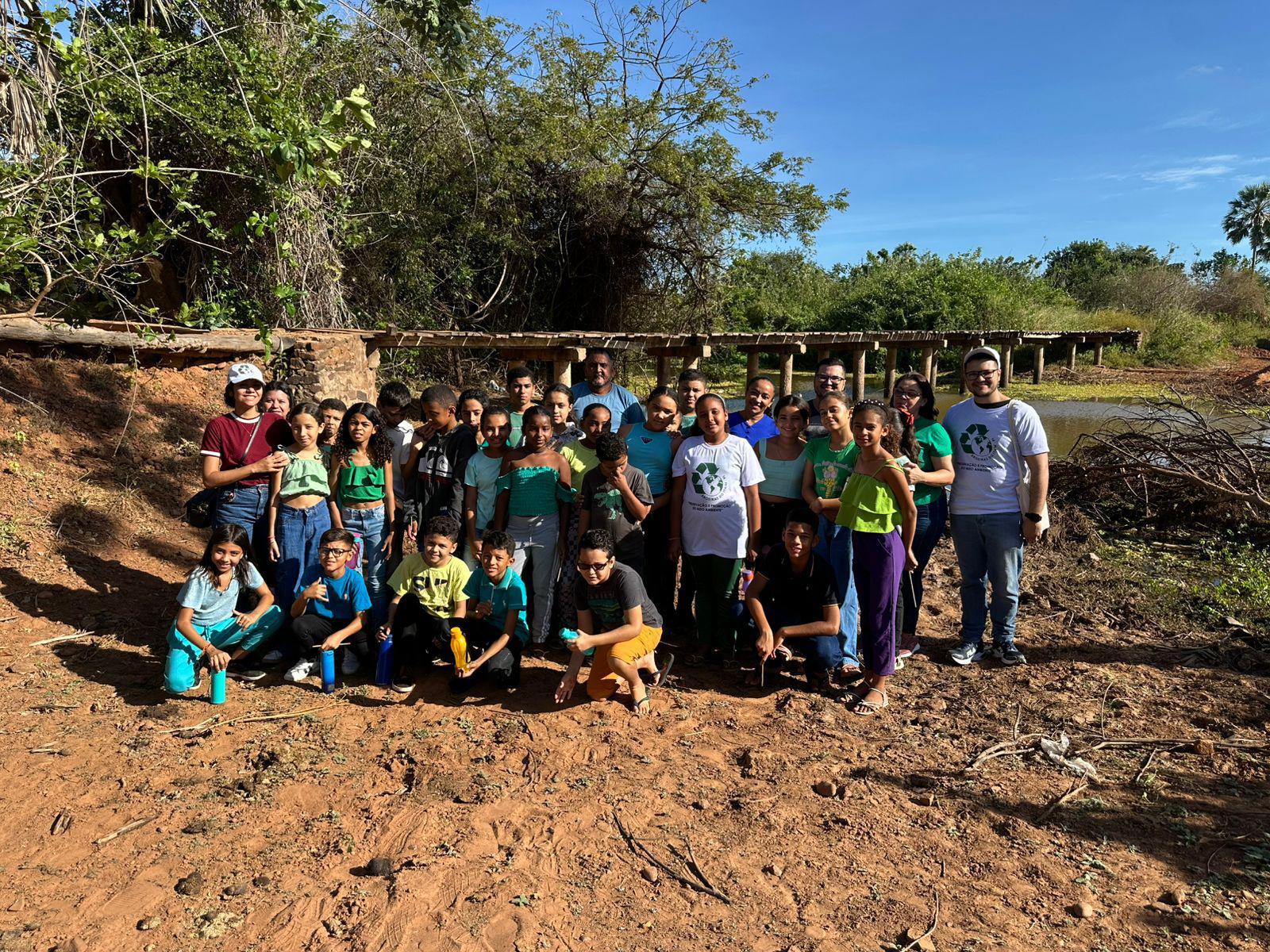 Aroeiras do Itaim Celebra o Dia do Meio Ambiente com Aula de Campo nas Margens do Rio Itaim.