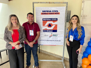 Representantes de Aroeiras do Itaim participam de capacitação sobre operação carro-pipa em Picos.