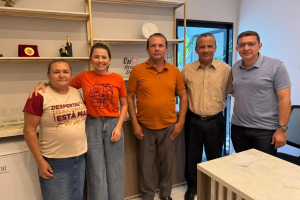 Prefeito Marciano Macedo realiza reunião com lideranças evangélicas para alinhar futuros eventos religiosos em Aroeiras do Itaim