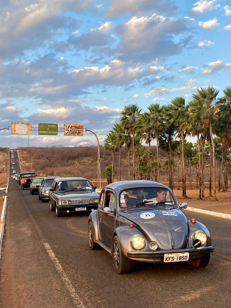 Aroeiras do Itaim 26 anos: Prefeitura realiza 1º Encontro de Carros Antigos e e shows culturais no 3º dia de comemorações